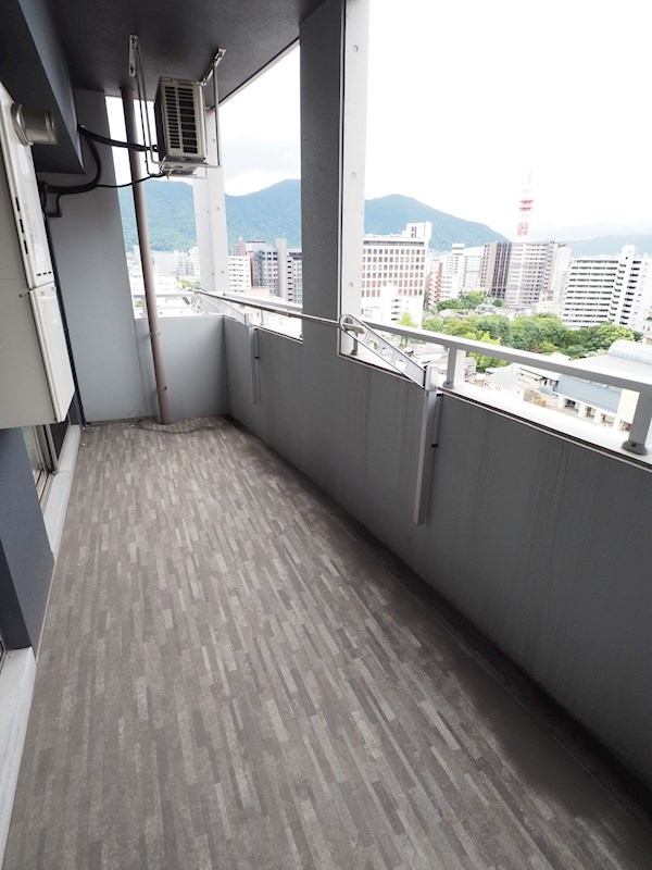 バルコニー　眺望良好で開放感あります