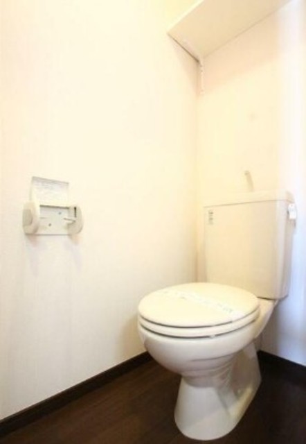 トイレ　別部屋参考写真です。
