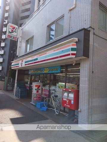 コンビニ　セブンイレブン（コンビニ）まで216m