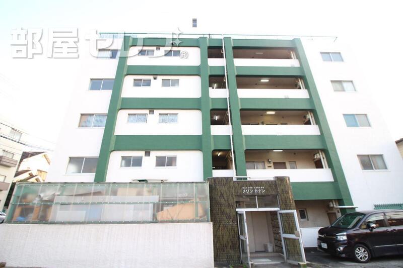 建物外観　外壁が塗り直されて綺麗になっています。