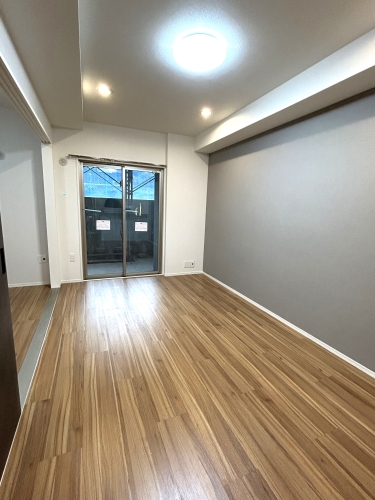 居室・リビング　※反転タイプのお部屋です。