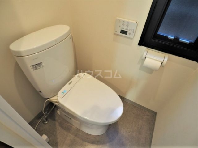 REENA SASAZUKAのトイレ写真