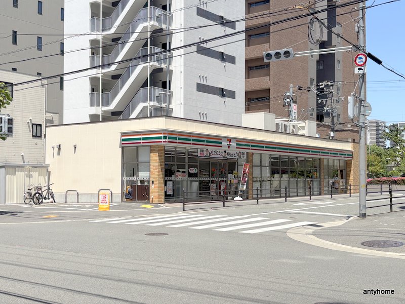 コンビニ　セブン-イレブン 大阪北堀江４丁目店（コンビニ）まで220m
