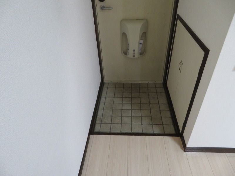 玄関　※別号室参考写真です