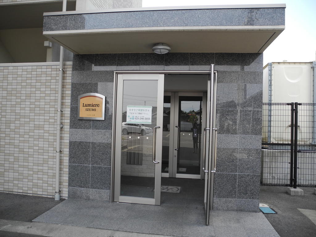 エントランス　共用玄関