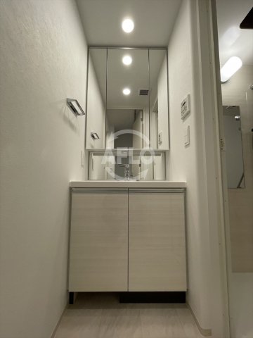 洗面設備　BPRレジデンス大阪本町Q　独立洗面台
