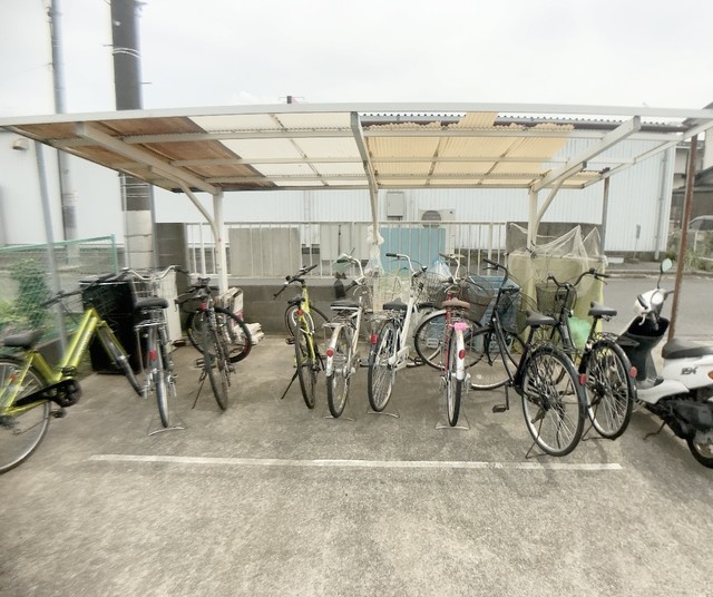 その他　敷地内駐輪場（その他）まで5m