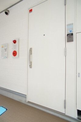 玄関　別部屋参照写真