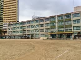 中学校　西宮市立鳴尾南中学校（中学校）まで558m