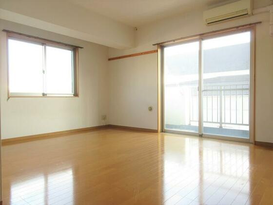 居室・リビング　広々９帖のお部屋です