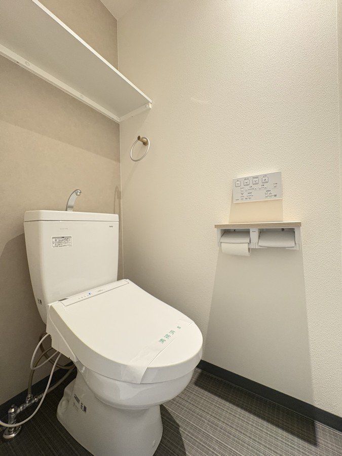 トイレ　※代表タイプの写真のため実際と異なる場合がございます