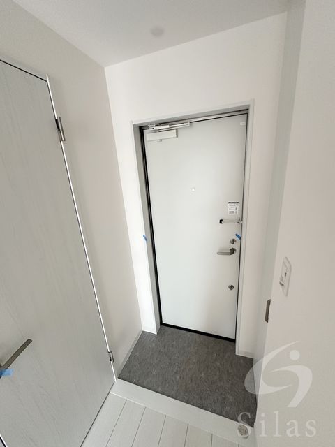 フィアスコート白鷺駅前の玄関写真