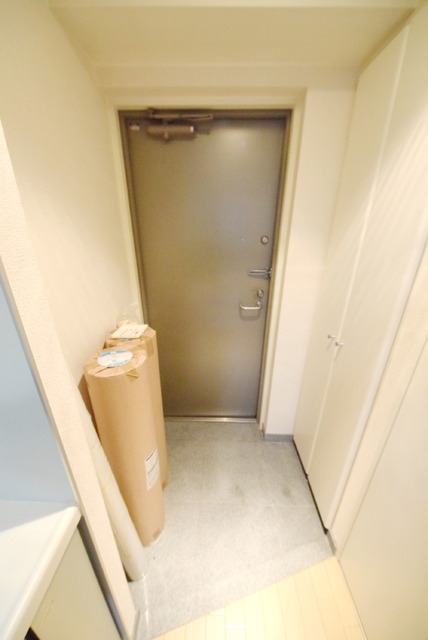 玄関　※別部屋の参考写真です。