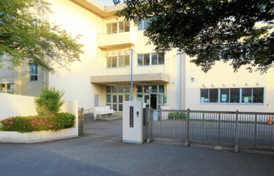 中学校　八王子市立石川中学校（中学校）まで516m