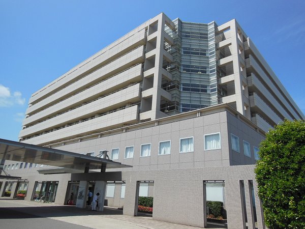 病院　成田赤十字病院（病院）まで384m