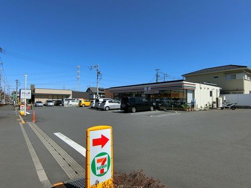 コンビニ　セブンイレブン牛久栄町2丁目店（コンビニ）まで260m