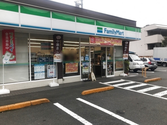 コンビニ　ファミリーマート 金沢富岡店（コンビニ）まで1384m