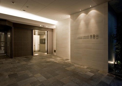 メイクスデザイン南青山の外観写真