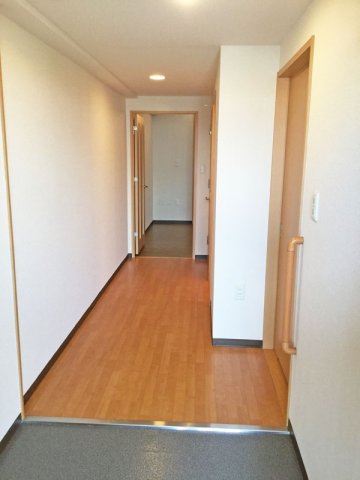 地下鉄谷町線 谷町四丁目駅 徒歩13分 14階建 築19年の玄関写真