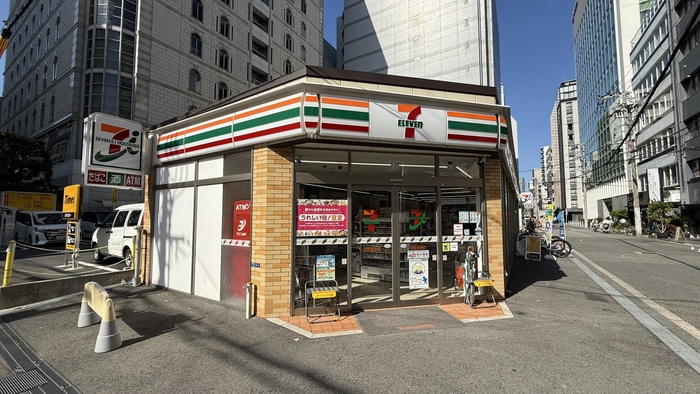 コンビニ　セブンイレブン（コンビニ）まで50m
