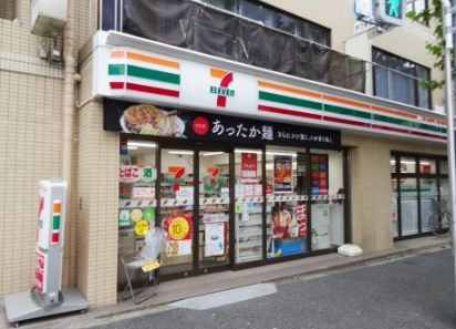 コンビニ　セブンイレブン文京関口1丁目店（コンビニ）まで140m