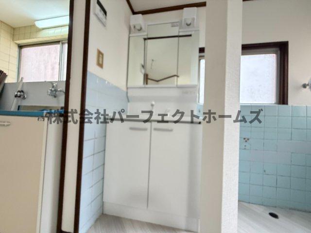 洗面設備　独立洗面化粧台付き