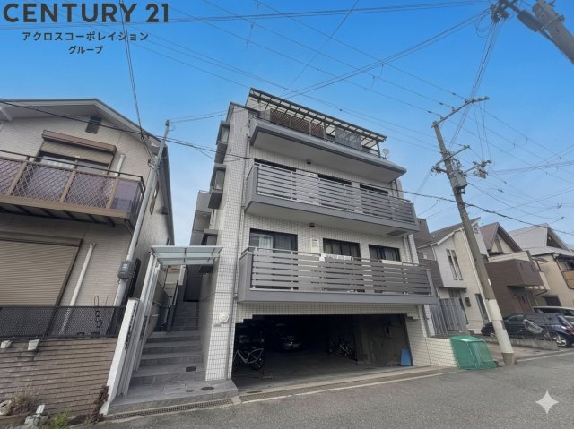 建物外観　防犯カメラ付きで安心です！