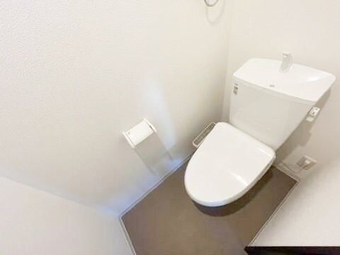ＪＲ川越線 西大宮駅 徒歩14分 3階建 築3年のトイレ写真