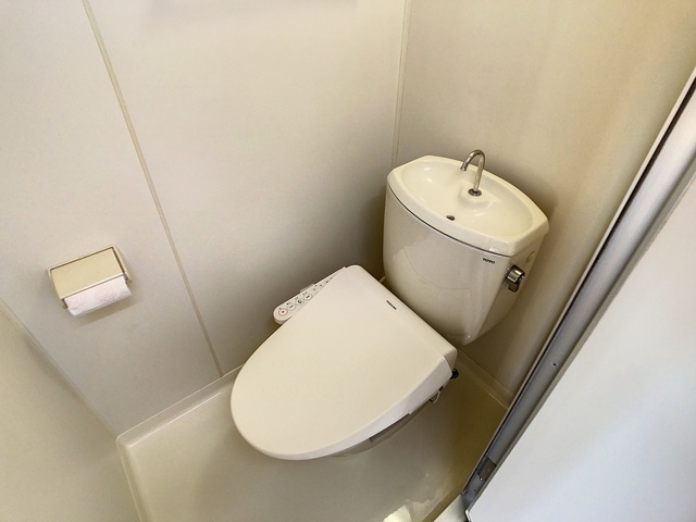 トイレ　掲載写真は空室の別部屋を掲載しております。実際のお部屋と仕様