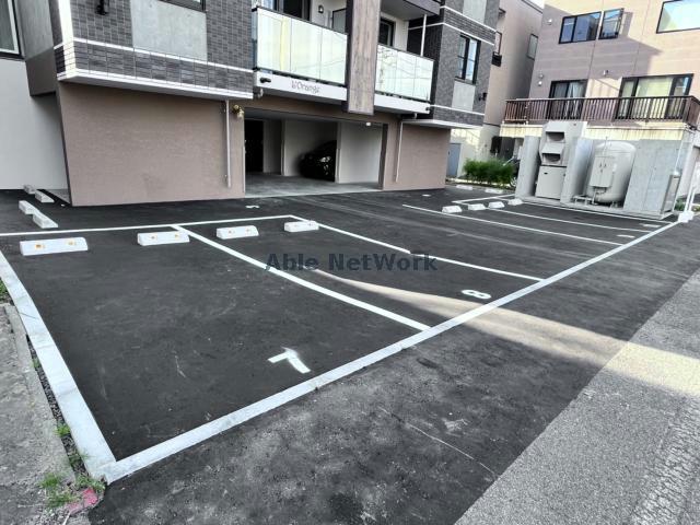 駐車場　駐車場