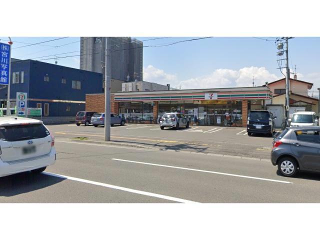 コンビニ　セブンイレブン札幌北18条東店（コンビニ）まで469m