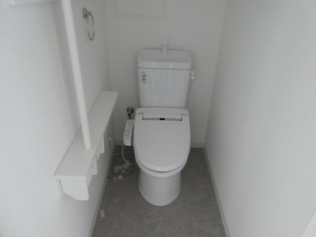 グローリーパレス中山のトイレ写真