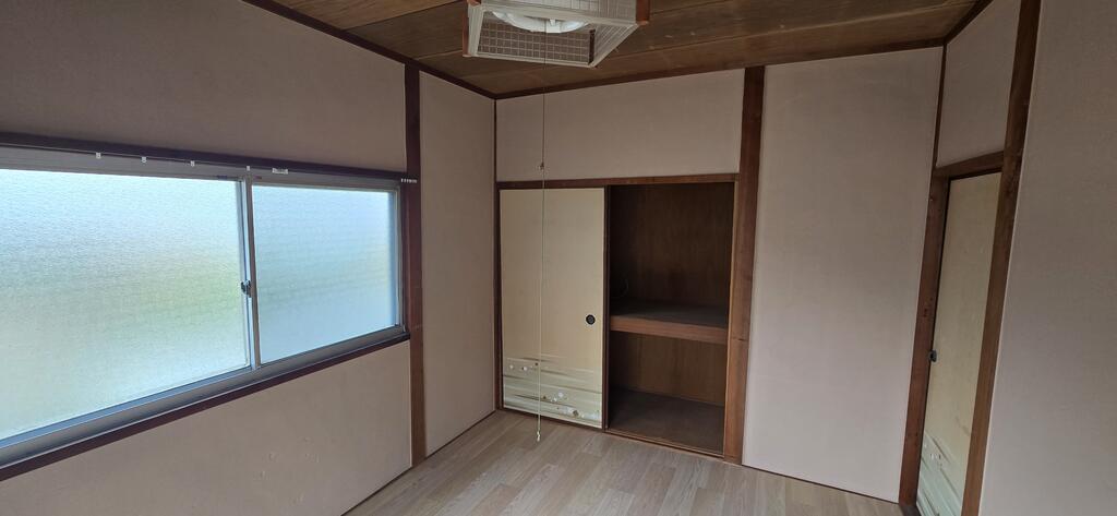 遠賀町尾崎貸家の居間写真