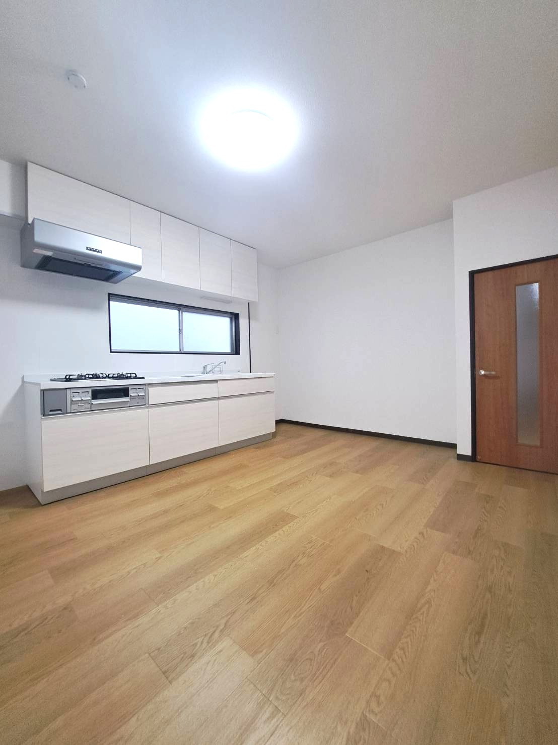 居室・リビング　振り分けタイプのお部屋です☆