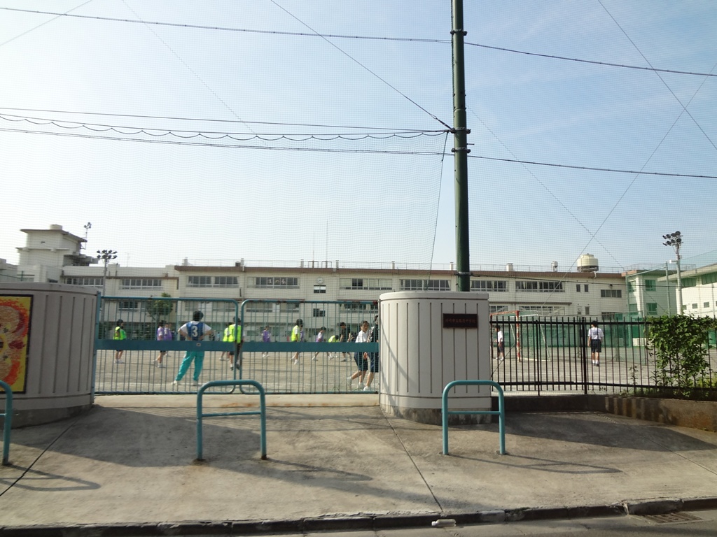 中学校　川崎市立臨港中学校（中学校）まで574m