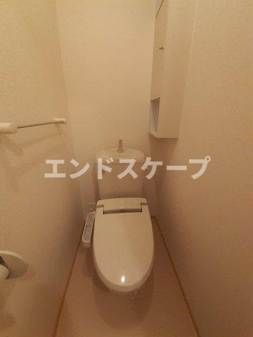 ＪＲ上越線 井野駅 徒歩40分 2階建 築17年のトイレ写真