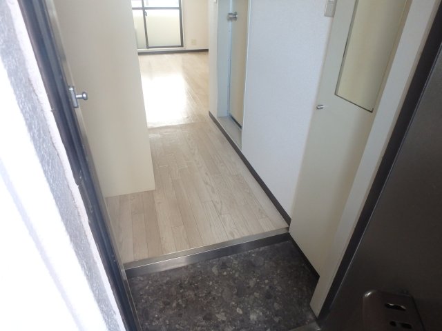 玄関　落ち着いた玄関です