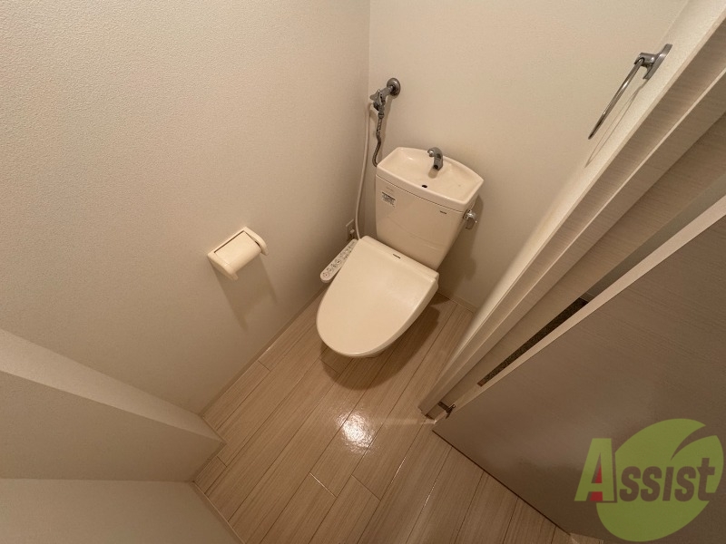 トイレ　トイレです。ウォシュレット付を探している方、おすすめです。
