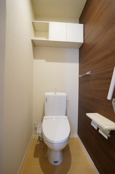 トイレ　退去前の為、同タイプの写真となります。