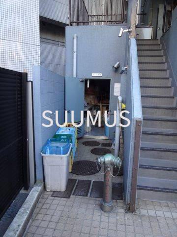 都営新宿線 曙橋駅 徒歩5分 12階建 築44年の外観写真