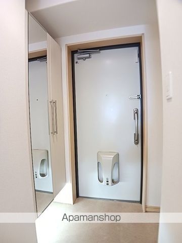 ＪＲ山陽本線 福山駅 徒歩14分 10階建 築13年の玄関写真