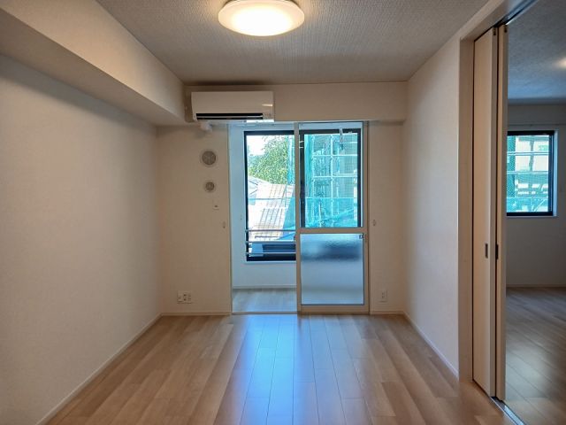 ステイズ 丸岡の居間写真
