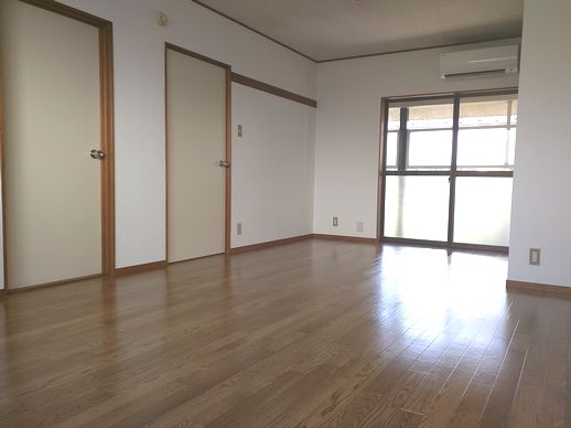 吉河ハイツの居間写真