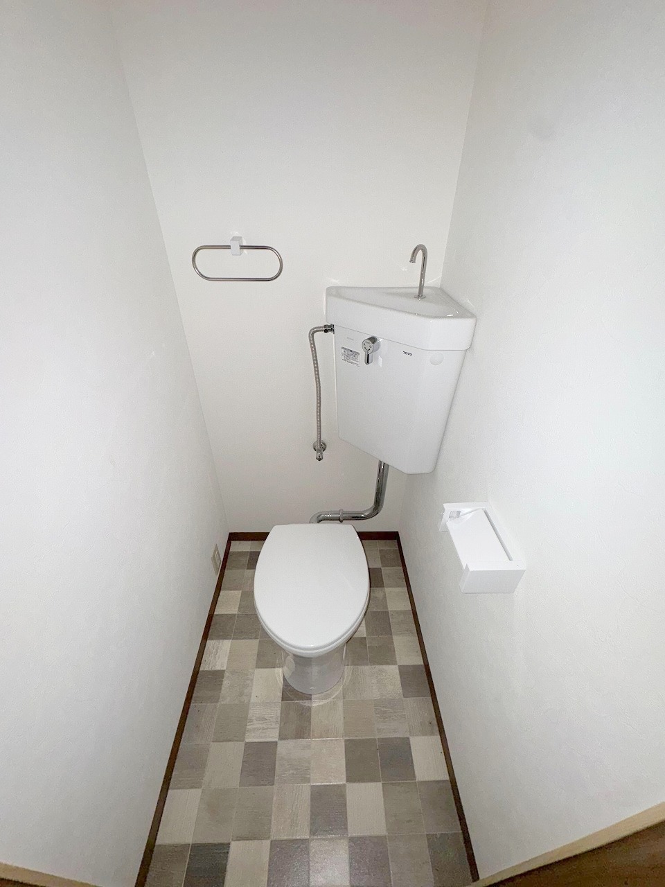 近鉄奈良線 若江岩田駅 徒歩25分 3階建 築40年のトイレ写真