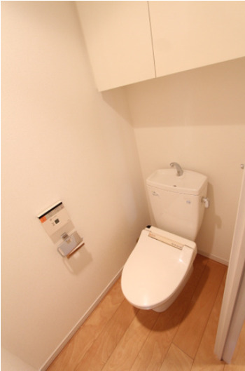 トイレ　弊社は全物件が仲介手数料半月分+税でご紹介可能です。