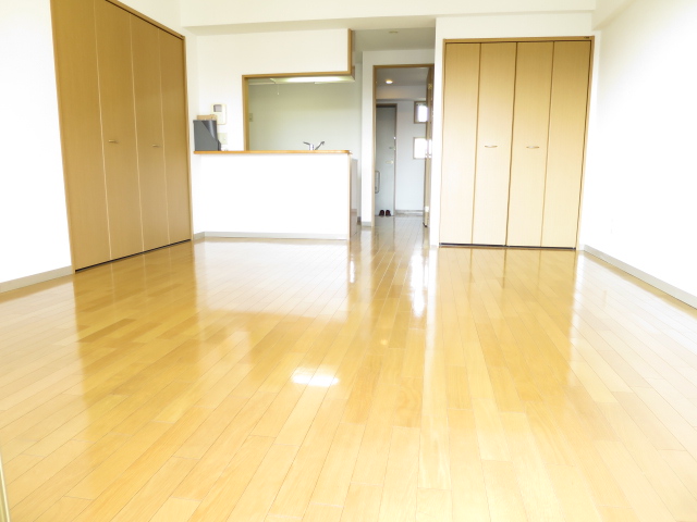 GRACE COURTの居間写真