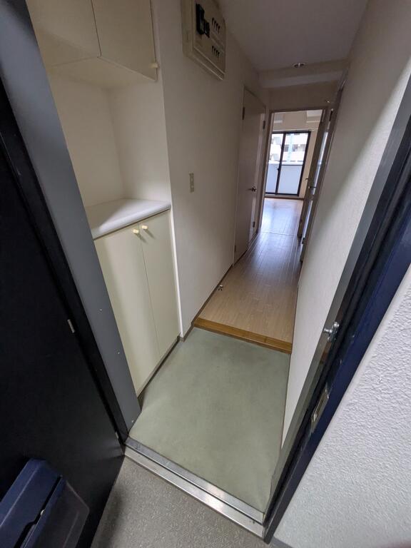 アヴォンリー鴨居の玄関写真