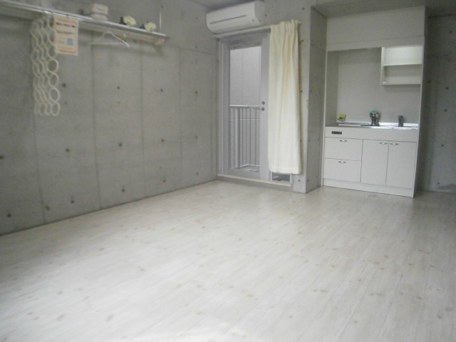 その他部屋・スペース　室内の壁はコンクリート打ちっ放しです