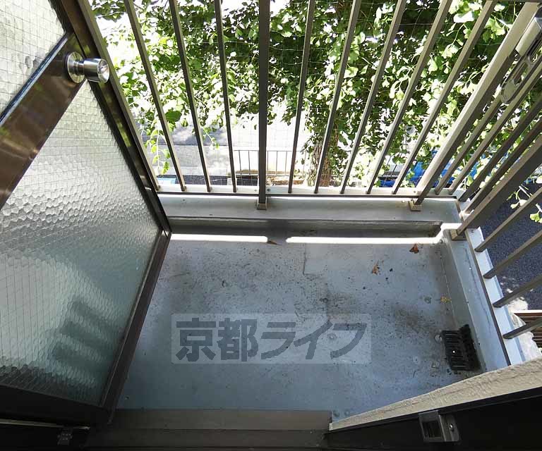 【京都市右京区嵯峨天龍寺瀬戸川町のマンションのバルコニー】