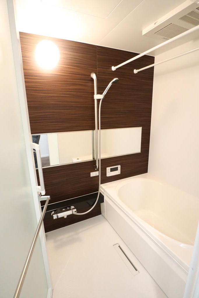 バス・シャワールーム　浴室乾燥暖房機完備しています！